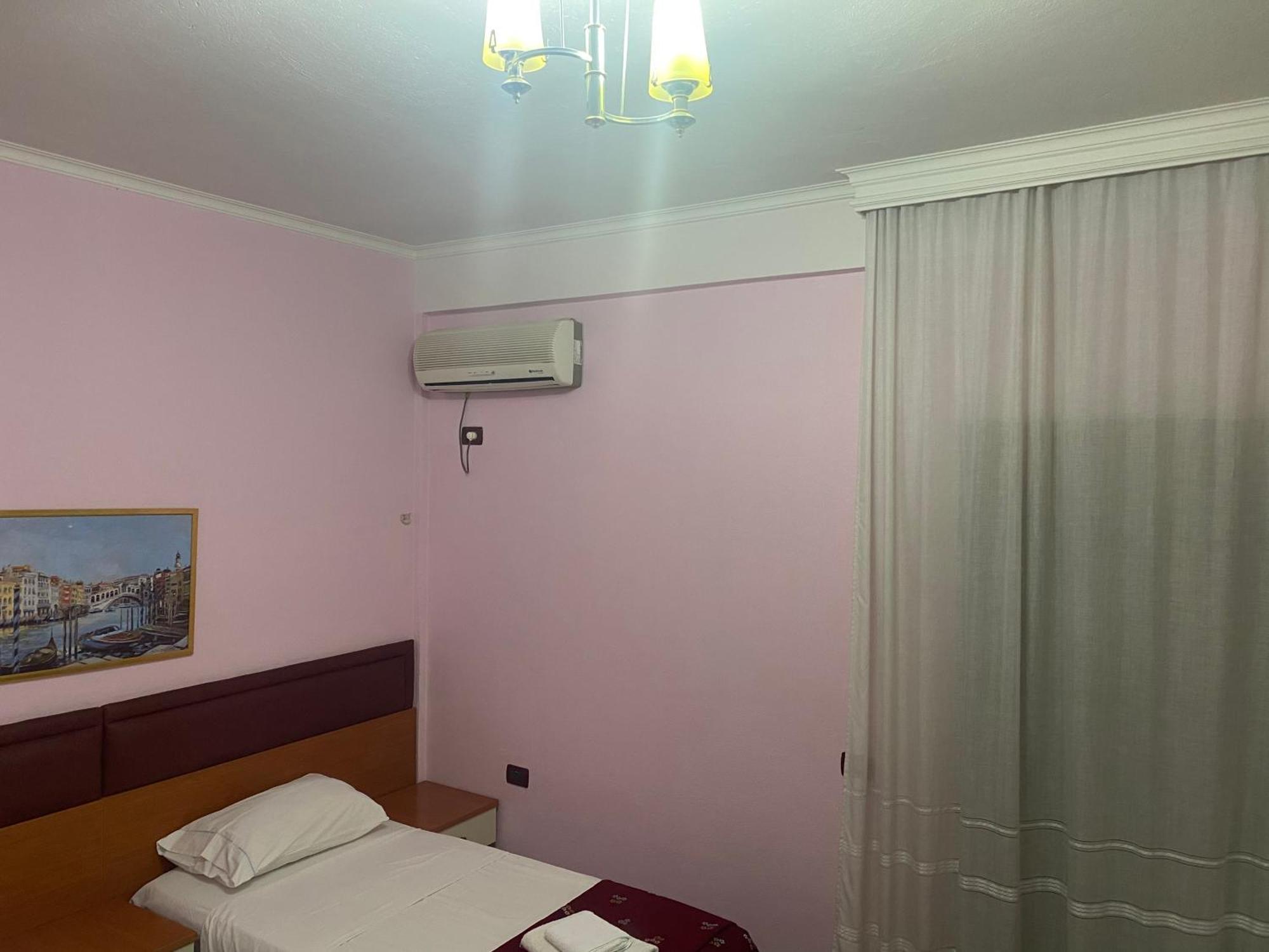 Hotel Edland Влёра Экстерьер фото