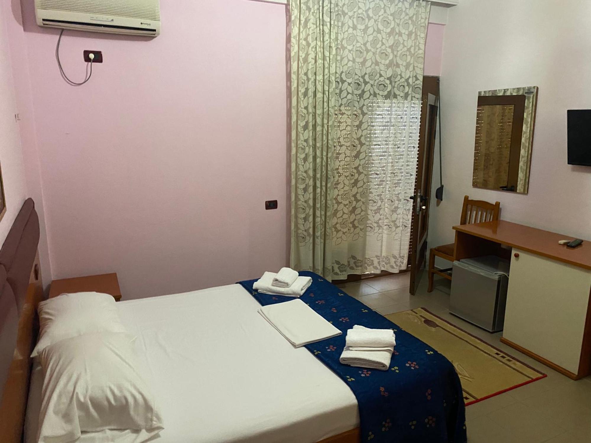 Hotel Edland Влёра Экстерьер фото