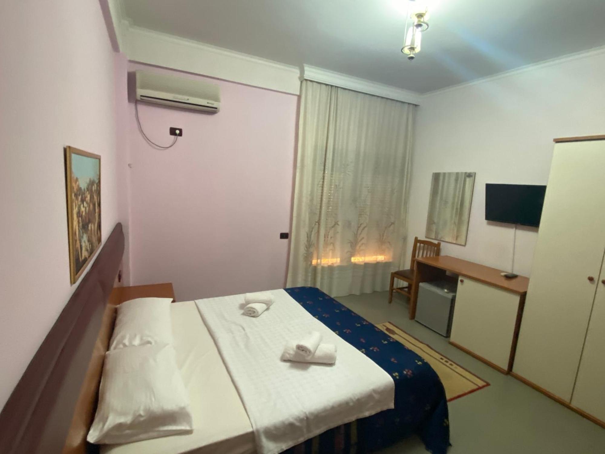 Hotel Edland Влёра Экстерьер фото