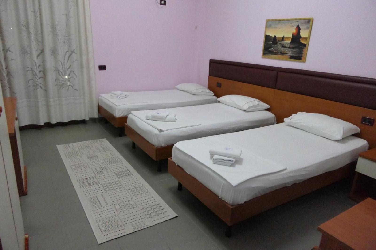 Hotel Edland Влёра Экстерьер фото