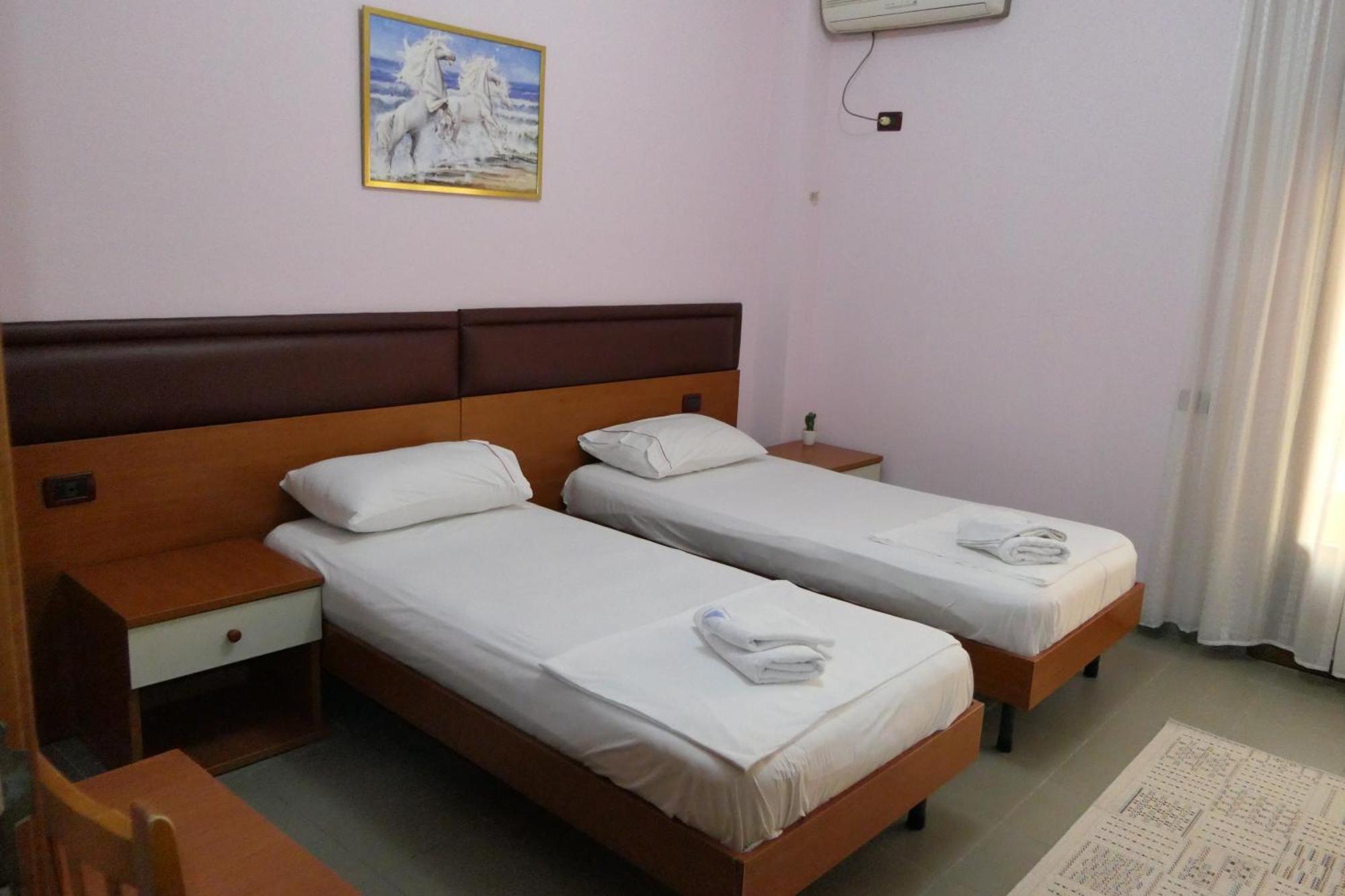 Hotel Edland Влёра Экстерьер фото