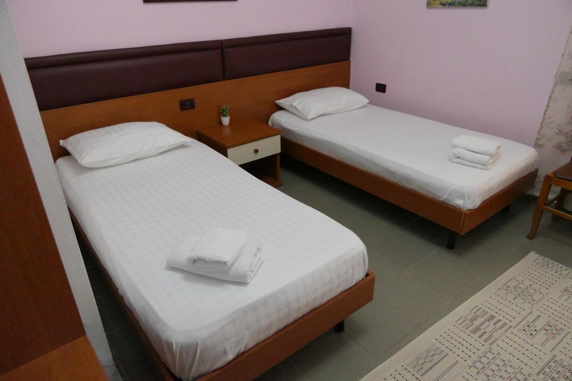 Hotel Edland Влёра Экстерьер фото