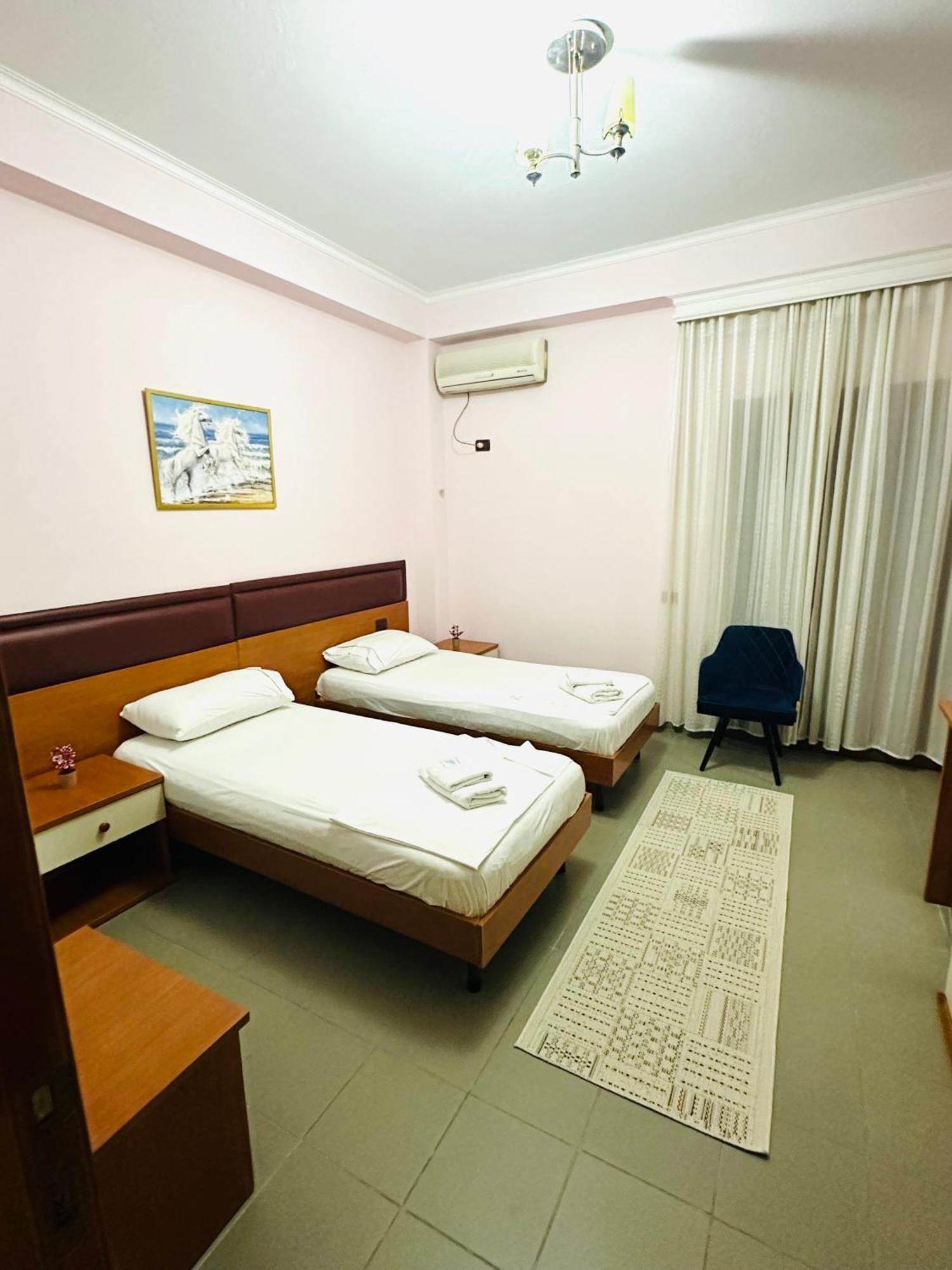 Hotel Edland Влёра Экстерьер фото