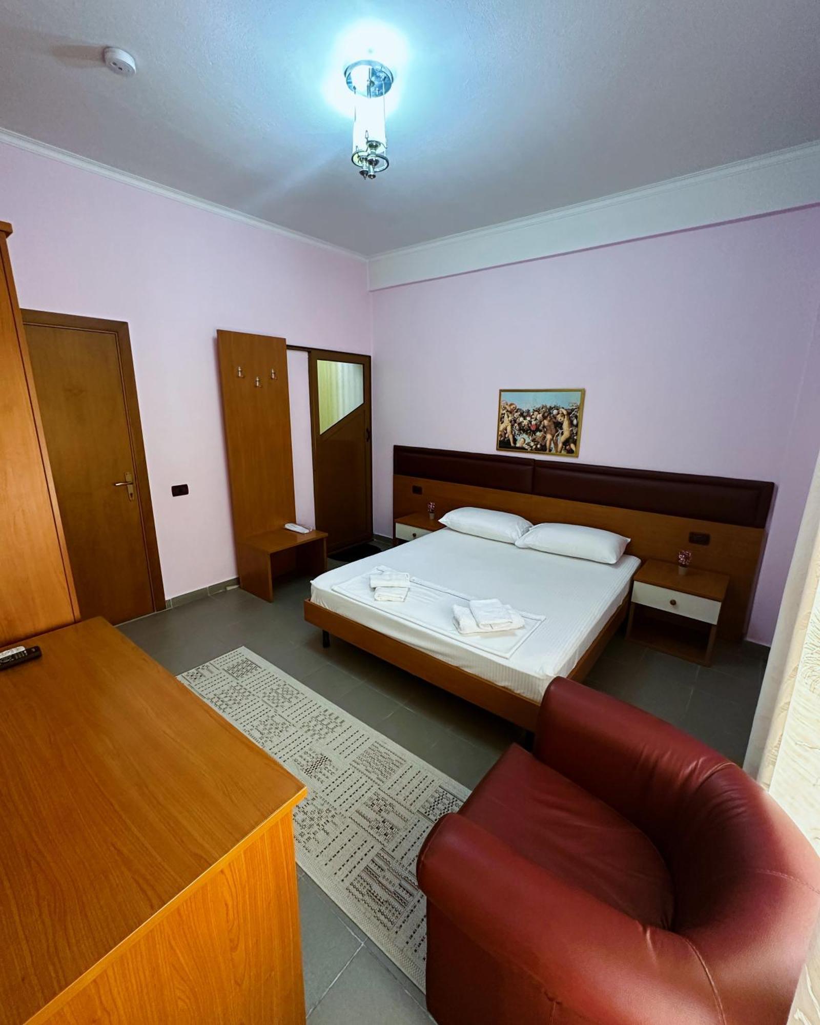 Hotel Edland Влёра Экстерьер фото